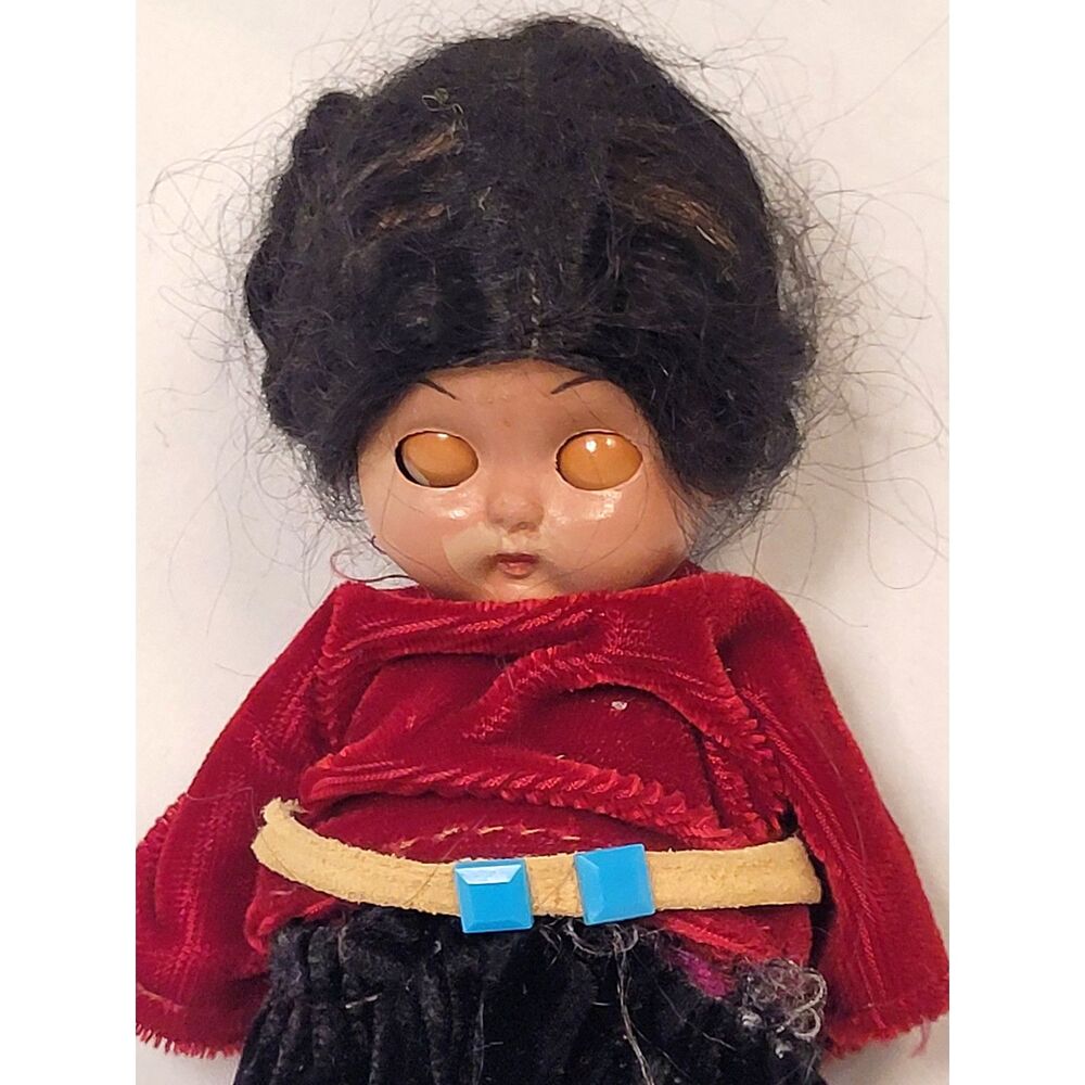 Vintage Native American Doll - Navajo Indian Princess by Carlson - sleepy eyes - Picture 2 of 5